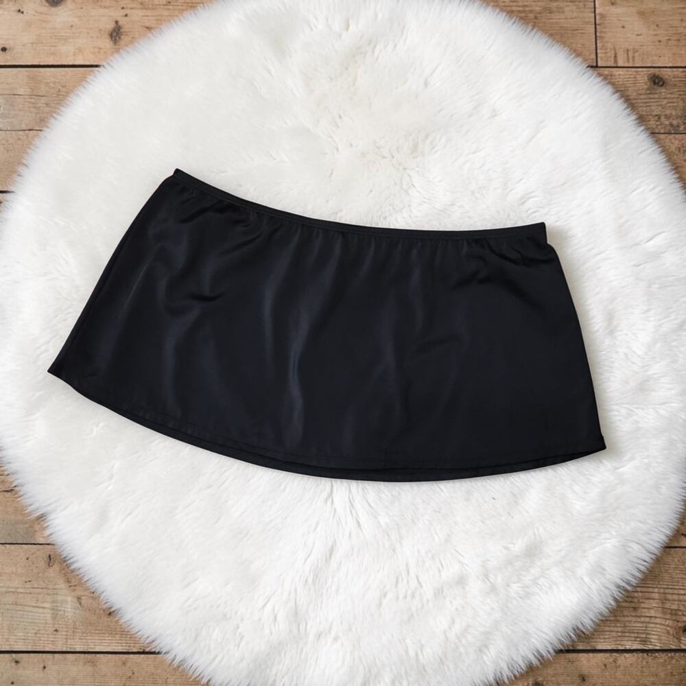 JANTZEN Classics  Black Swim Skirt With Attached Swimsuit Bottoms M/L